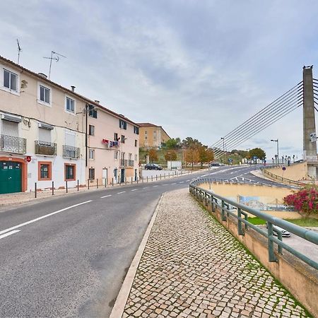 Cozy Flat In Santa Apolonia Apartment Lisbon Luaran gambar