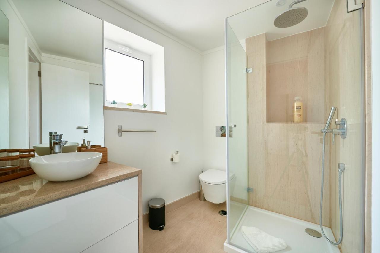 Cozy Flat In Santa Apolonia Apartment Lisbon Luaran gambar
