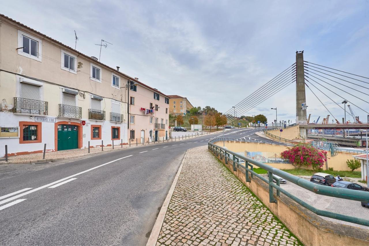 Cozy Flat In Santa Apolonia Apartment Lisbon Luaran gambar